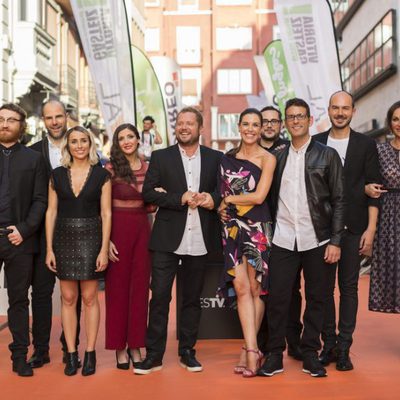 Raquel Sánchez Silva con los colaboradores de 'Likes' en el FesTVal 2016