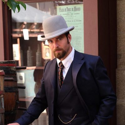 Carles Francino da vida a Víctor Ros