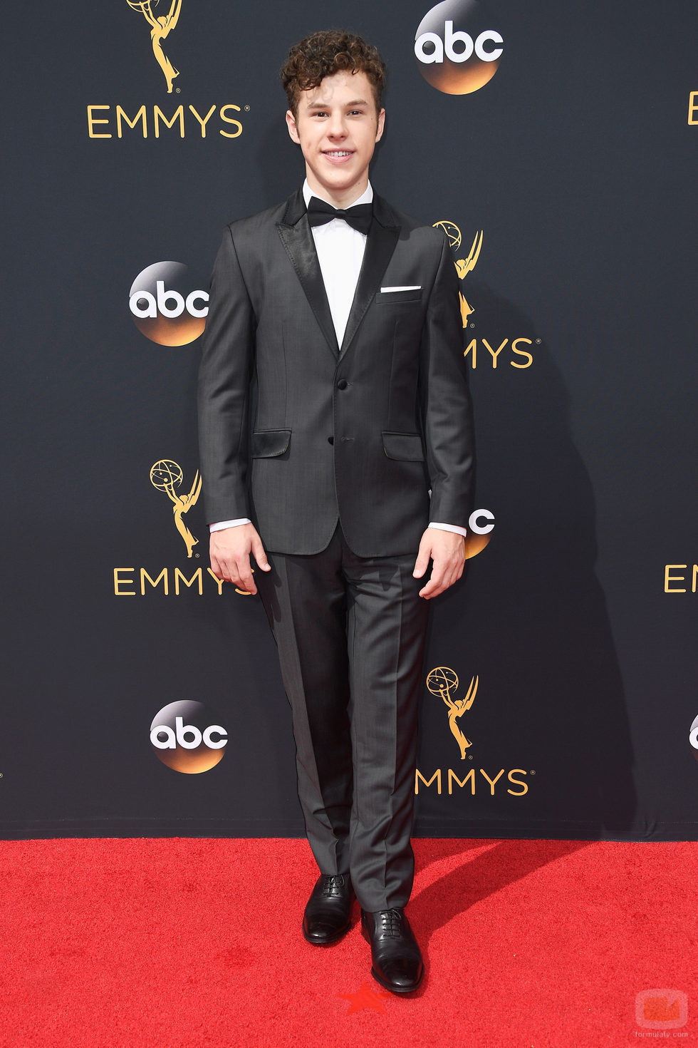 Nolan Gould en la alfombra roja de los Premios Emmy 2016