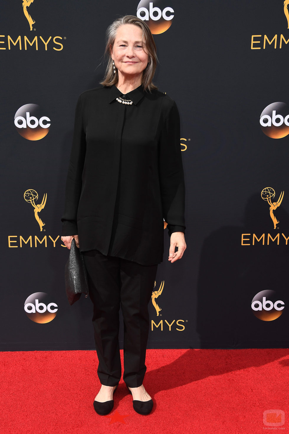 Cherry Jones en la alfombra roja de los Premios Emmy 2016