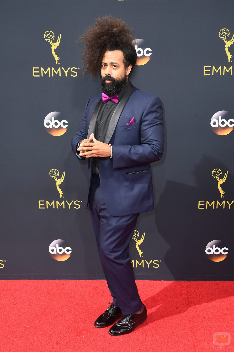 Reggie Watts en la alfombra roja de los Premios Emmy 2016