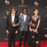 Los protagonistas de 'Stranger Things' en la alfombra roja de los Premios Emmy 2016