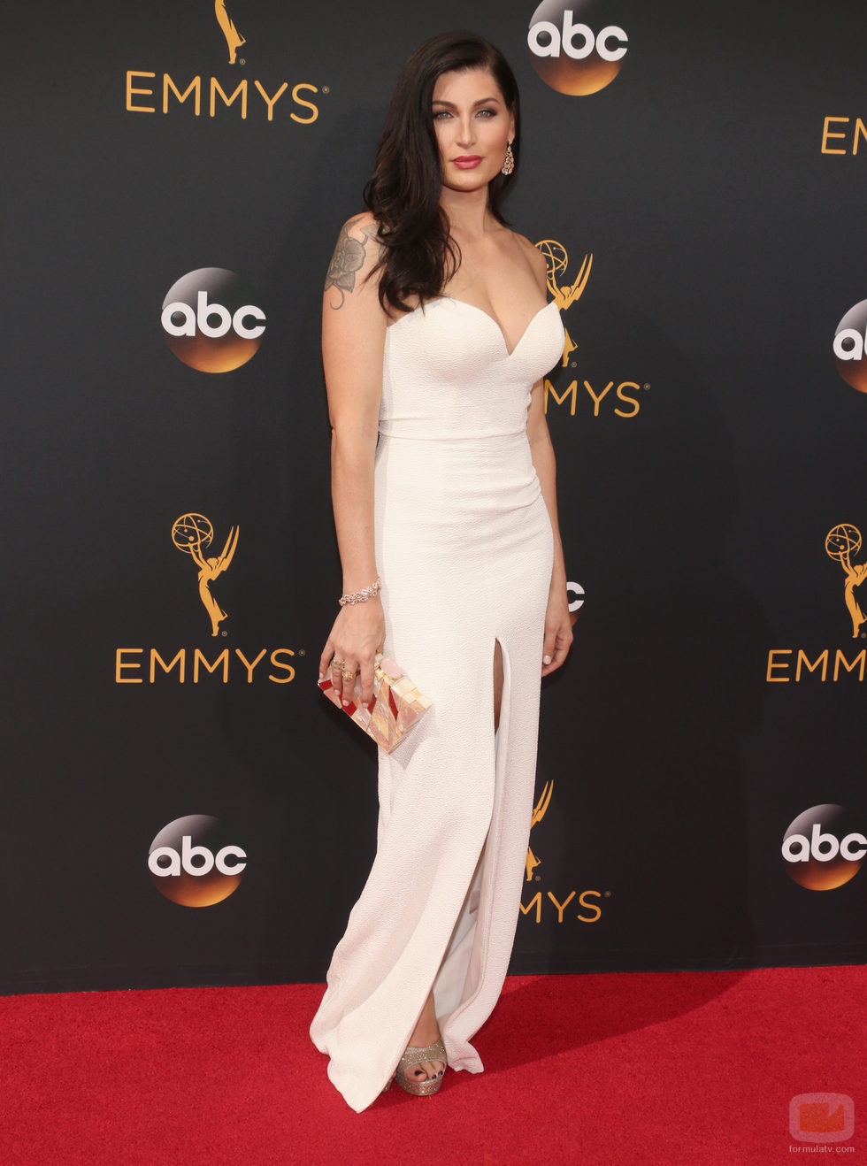 Trace Lysette en la alfombra roja de los Premios Emmy 2016