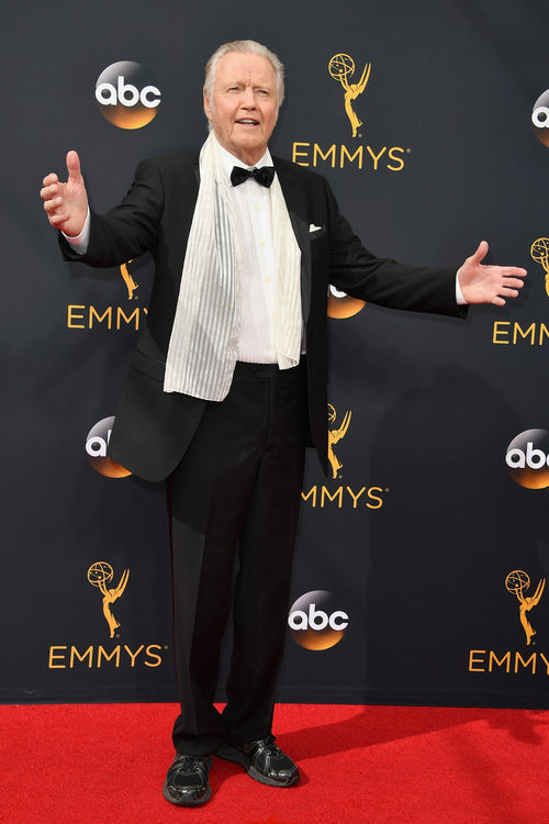 Jon Voight en la alfombra roja de los Premios Emmy 2016