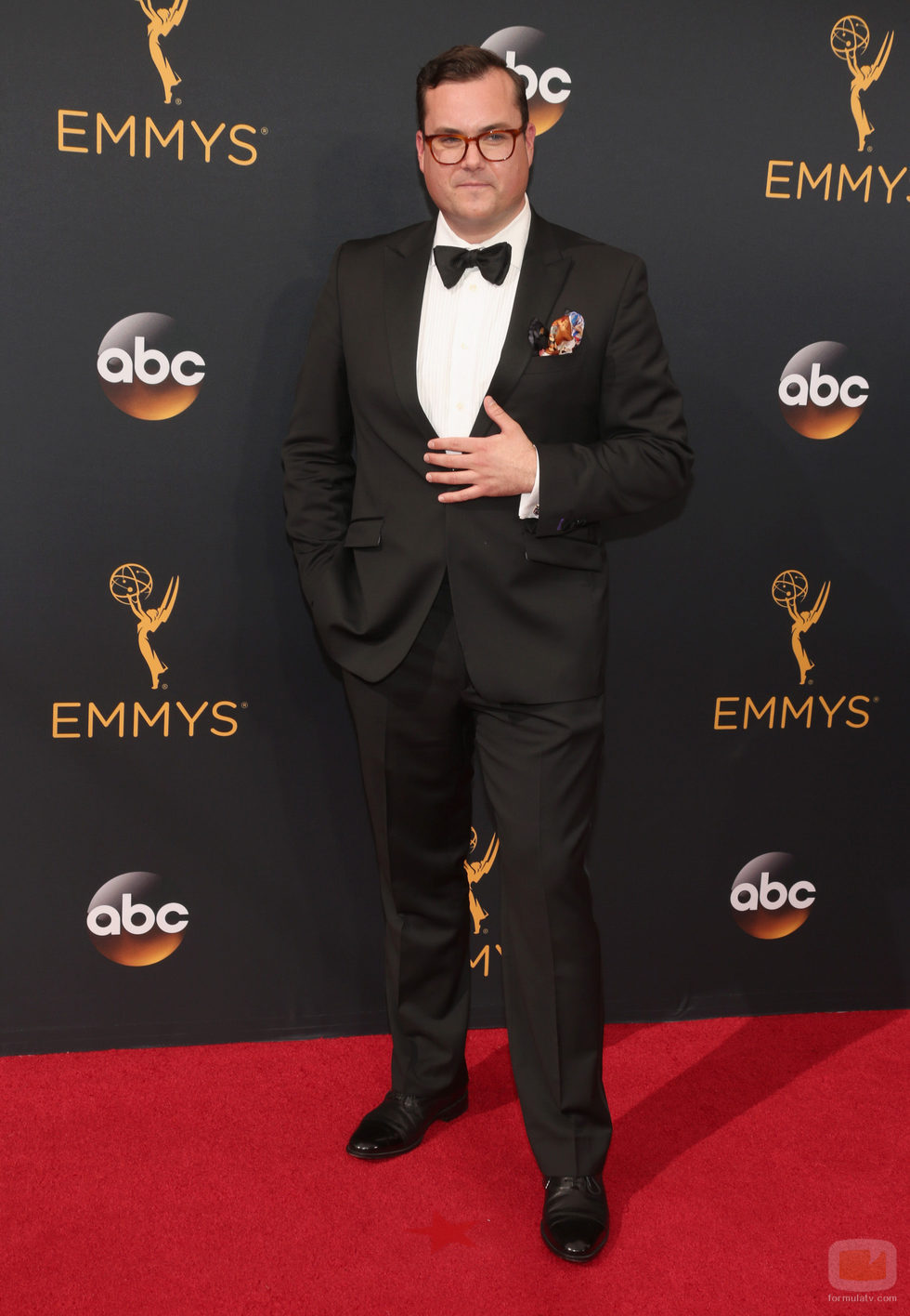 Kristian Bruun en la alfombra roja de los Premios Emmy 2016