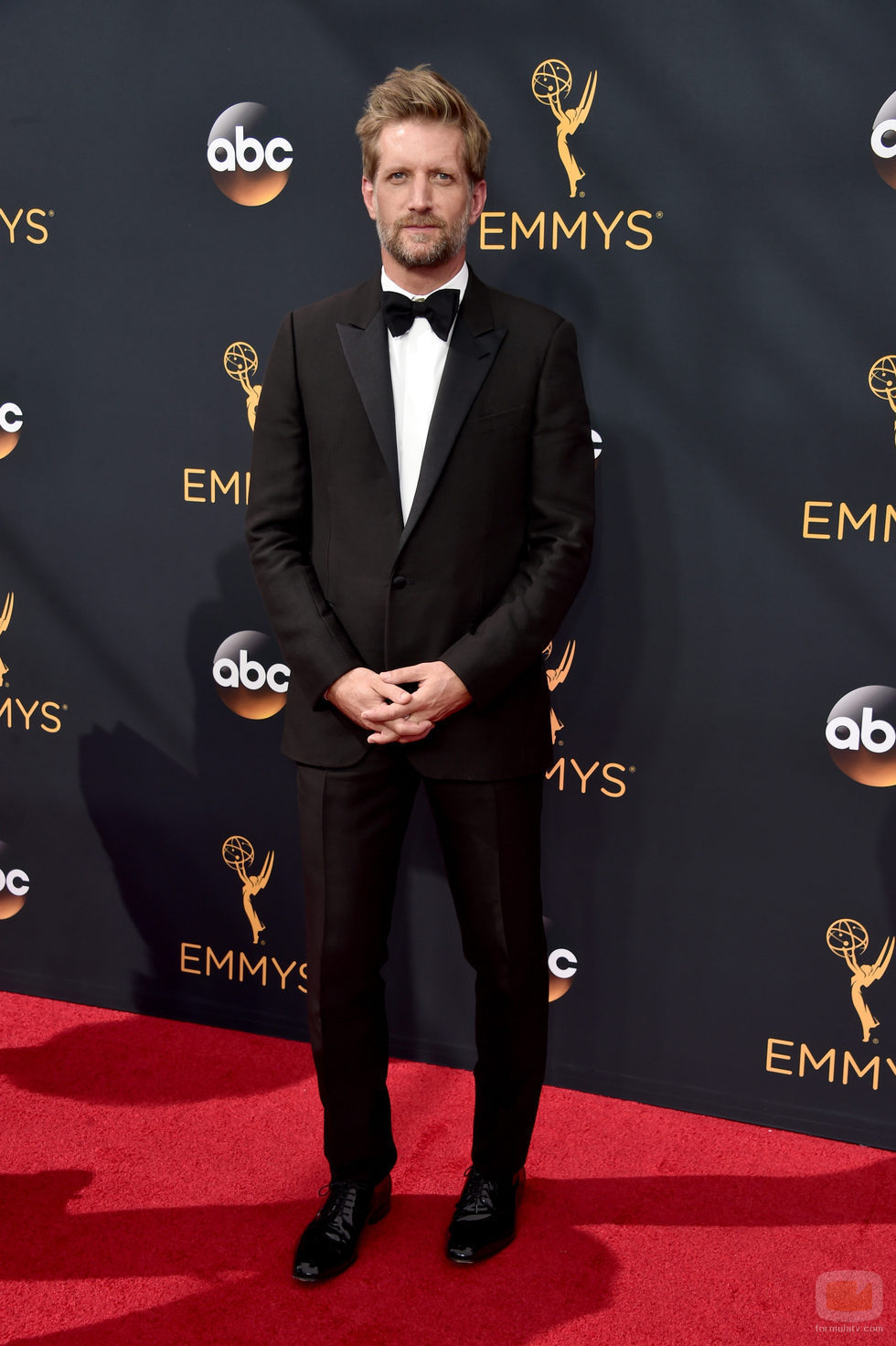 Paul Sparks en la alfombra roja de los Premios Emmy 2016