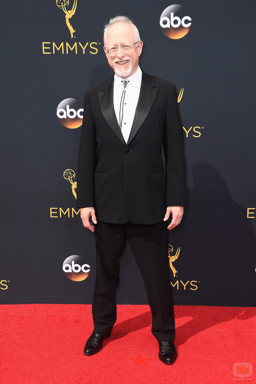Robert Schenkkan en la alfombra roja de los Premios Emmy 2016