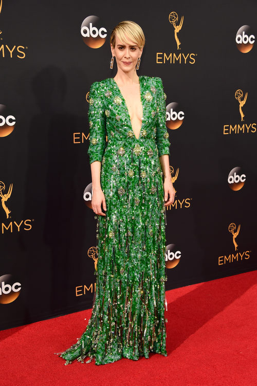 Sarah Paulson en la alfombra roja de los Premios Emmy 2016