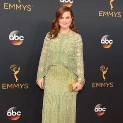 Amy Poehler en la alfombra roja de los Premios Emmy 2016