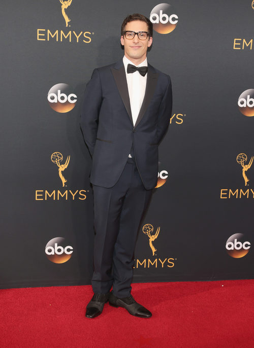 Andy Samberg en la alfombra roja de los Premios Emmy 2016
