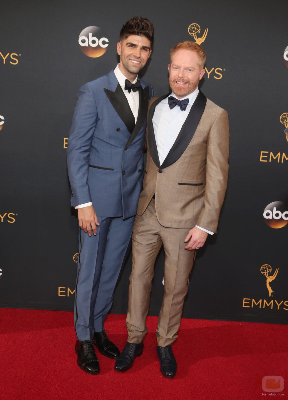 Jesse Tyler Ferguson en la alfombra roja de los Premios Emmy 2016