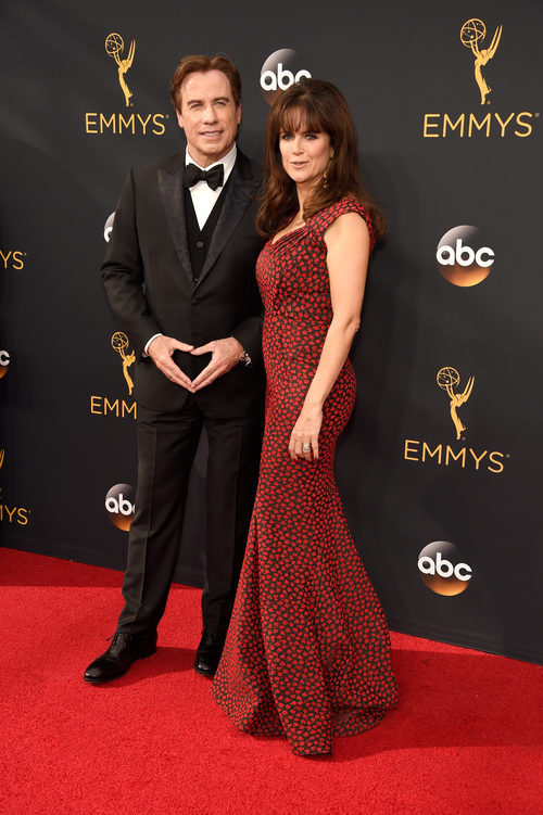 John Travolta en la alfombra roja de los Premios Emmy 2016