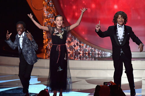 Los niños de 'Stranger Things' en el escenario de los Premios Emmy 2016