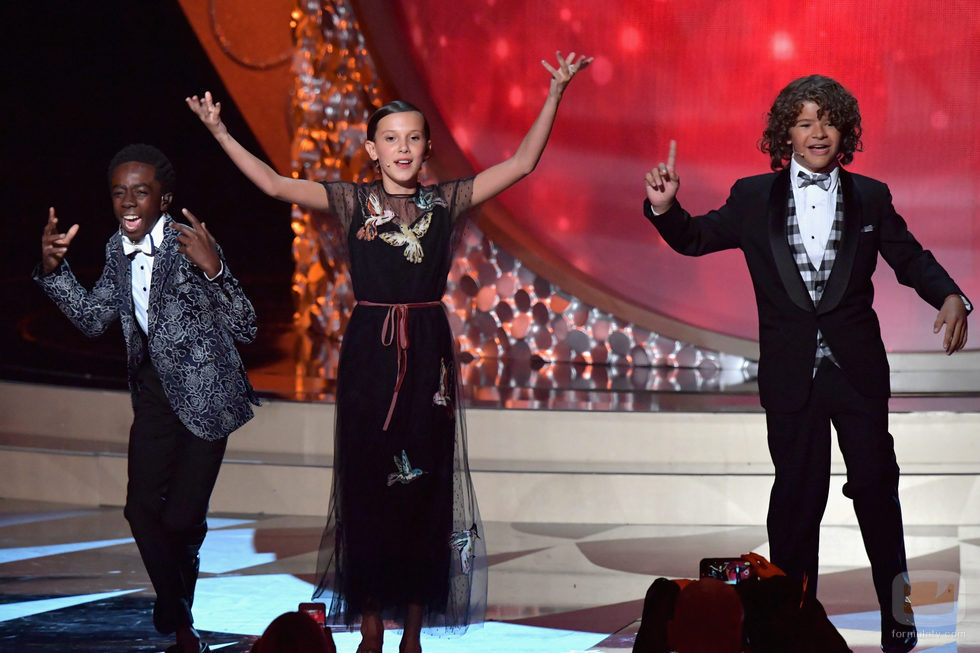 Los niños de 'Stranger Things' en el escenario de los Premios Emmy 2016