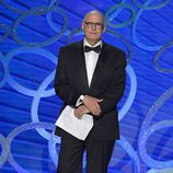 Jeffrey Tambor rinde homenaje a Garry Shandling en los Emmy 2016