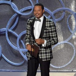 Terrence Howard presentando en los Premios Emmy 2016