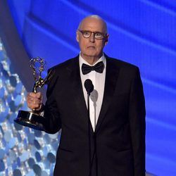 Jeffrey Tambor recogiendo su Premio Emmy 2016