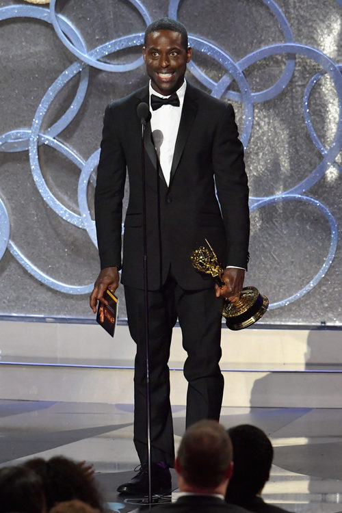 Sterling K. Brown recogiendo su Premio Emmy 2016