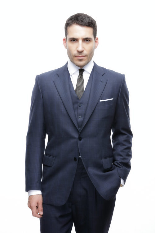 Miguel Ángel Silvestre como Alberto Márquez en 'Velvet'