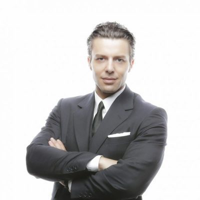 Francesco Testi como Marco Cafiero en 'Velvet'