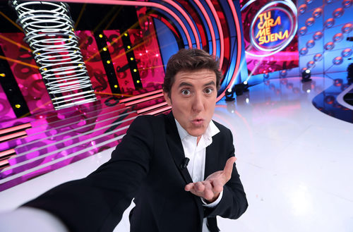 Manel Fuentes se hace un selfie en 'Tu cara me suena 5'