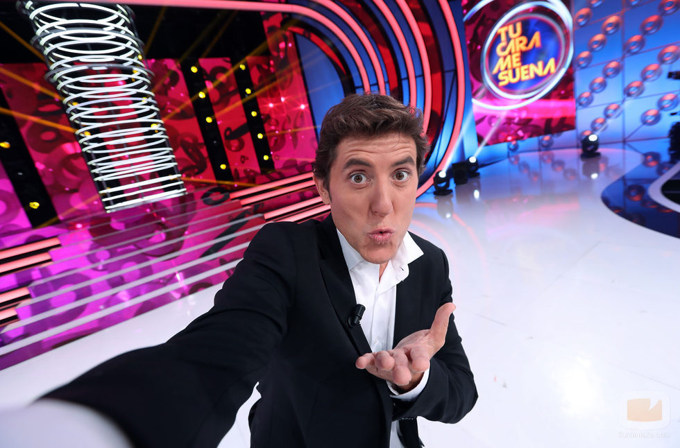Manel Fuentes se hace un selfie en 'Tu cara me suena 5'