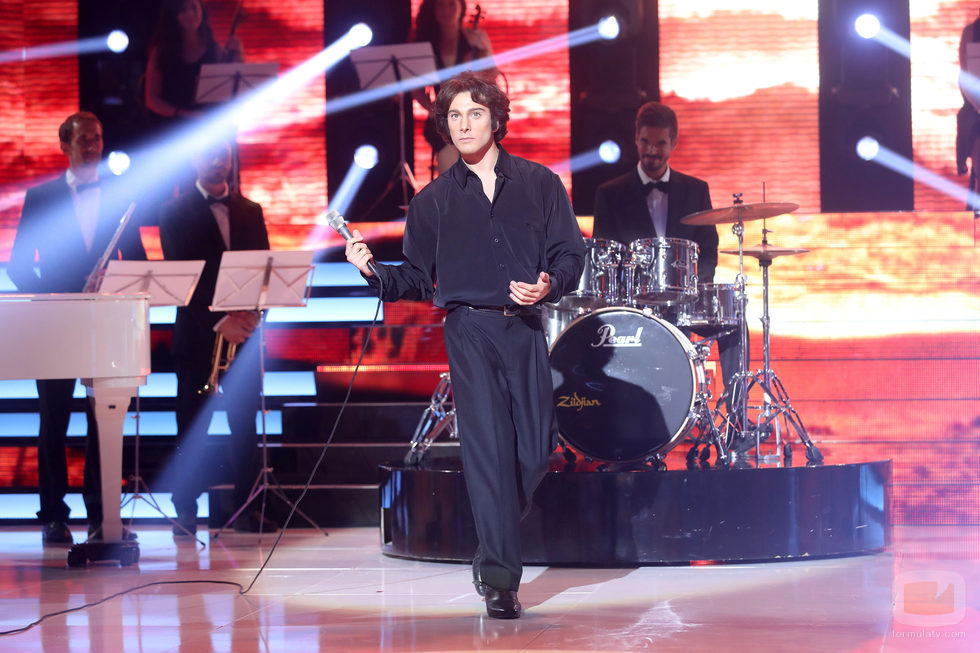Blas Cantó interpretando a Raphael en 'Tu cara me suena'