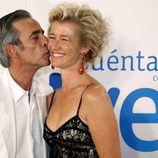 Ana Duato e Imanol Arias posan en la presentación de 'Cuéntame cómo pasó'