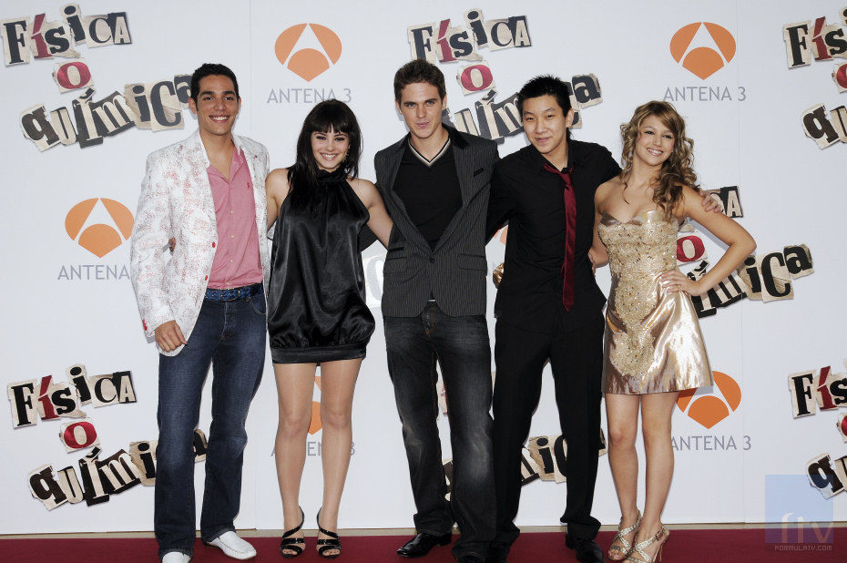 Andrea Duro y Úrsula Corberó en la premiere 'Física o Química'