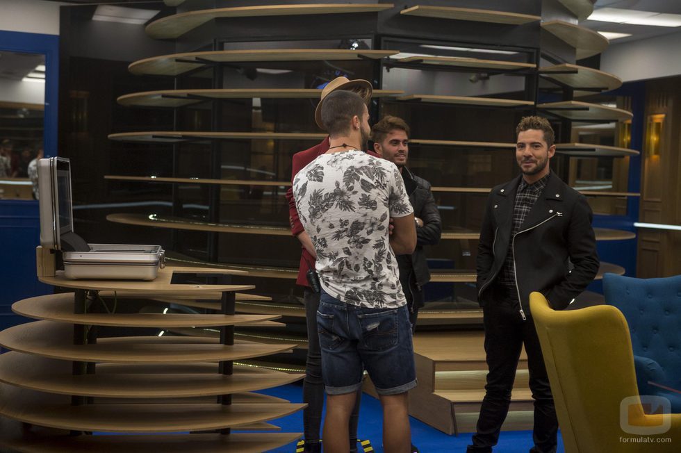 David Bisbal visita el Club de 'Gran hermano 17'