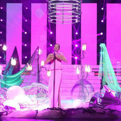 Esther Arroyo interpreta "La vie en rose" en 'Tu cara me suena'
