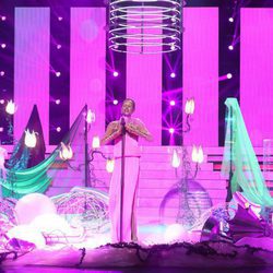 Esther Arroyo interpreta "La vie en rose" en 'Tu cara me suena'