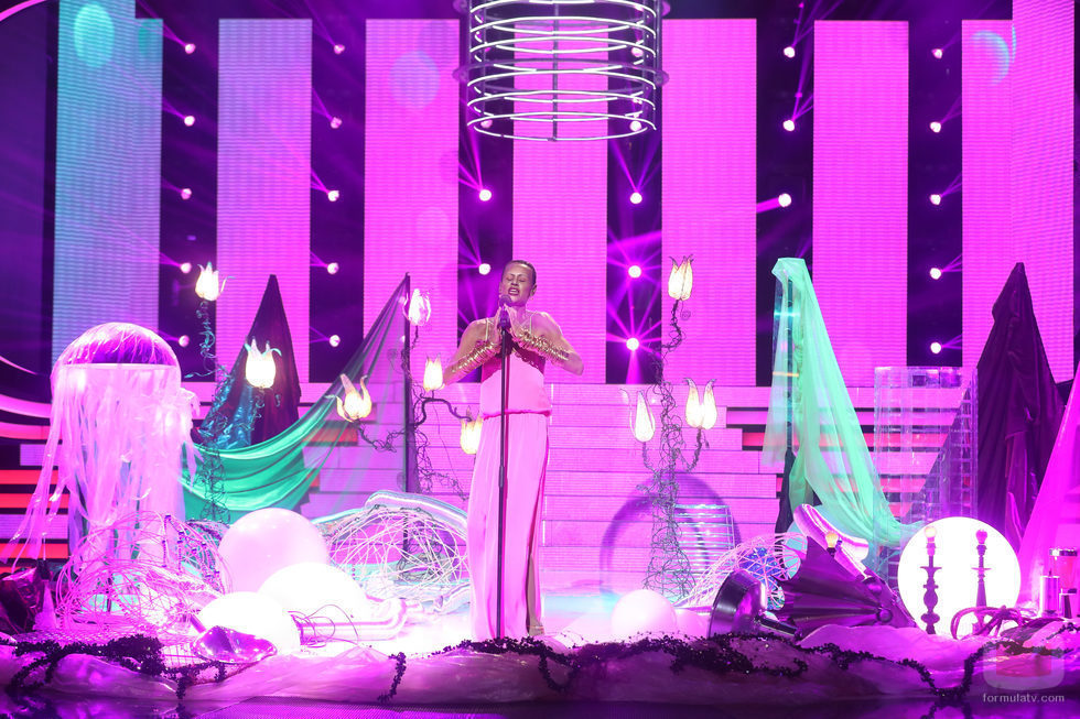 Esther Arroyo interpreta "La vie en rose" en 'Tu cara me suena'