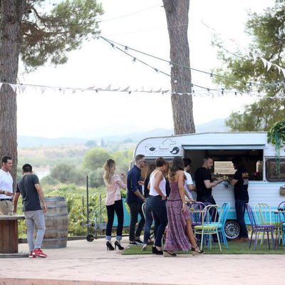 Varios triunfitos se encuentran con los preparativos de la comida en la segunda parte de 'OT. El reencuentro'