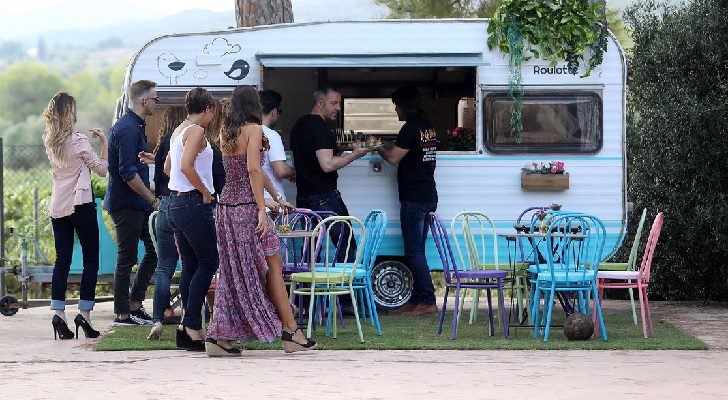 Varios triunfitos se encuentran con los preparativos de la comida en la segunda parte de 'OT. El reencuentro'