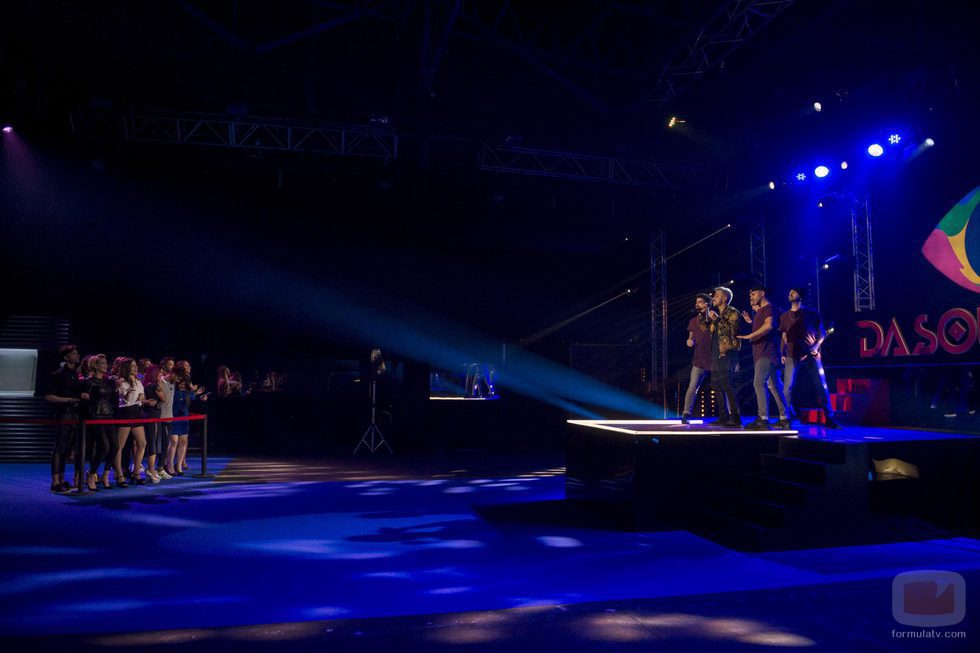 Los concursantes de 'Gran Hermano 17' bailan con Dasoul