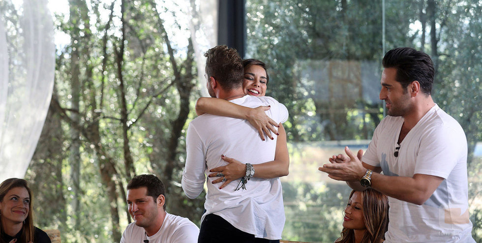 El abrazo de David Bisbal y Chenoa durante la segunda entrega de 'OT. El reencuentro'