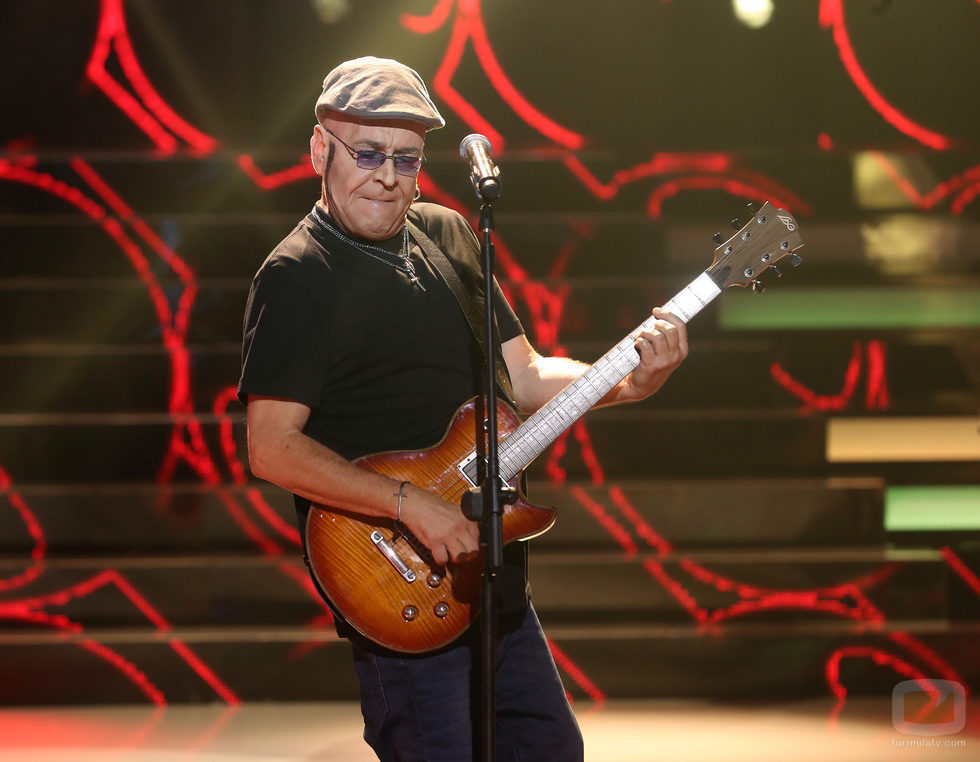 Juan Muñoz interpreta "La casa por el tejado" en 'Tu cara me suena'