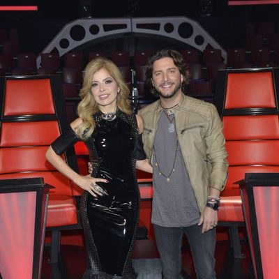 Manuel Carrasco acompañado de su asesora, Gloria Trevi, en 'La Voz'
