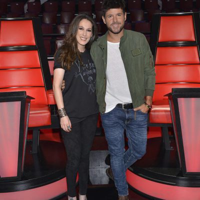 Malú con su asesor, Pablo López en 'La Voz'