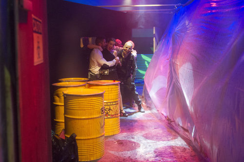 Meritxell y Alain en el túnel del miedo de 'Gran Hermano'