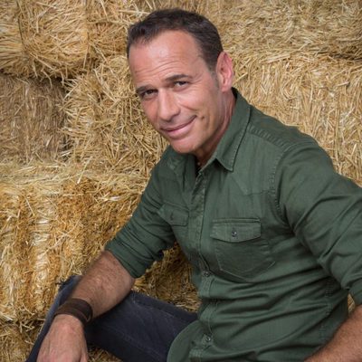 Carlos Lozano, presentador del reality 'Granjero busca esposa'