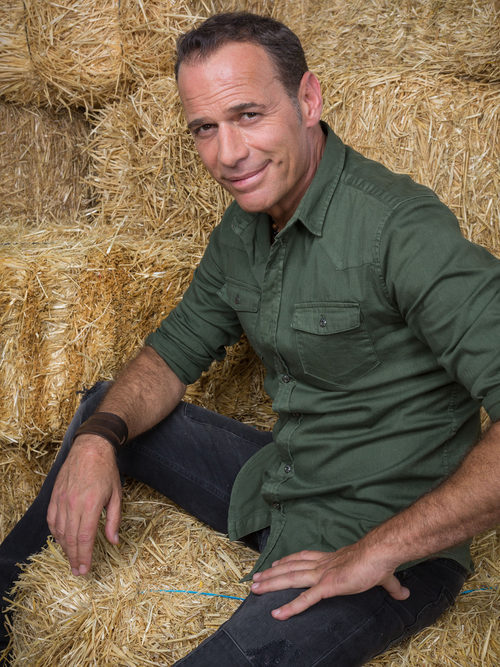 Carlos Lozano, presentador del reality 'Granjero busca esposa'
