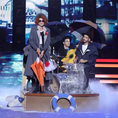 Esther Arroyo interpreta a Fairground Atraction en la cuarta gala de 'Tu cara me suena'
