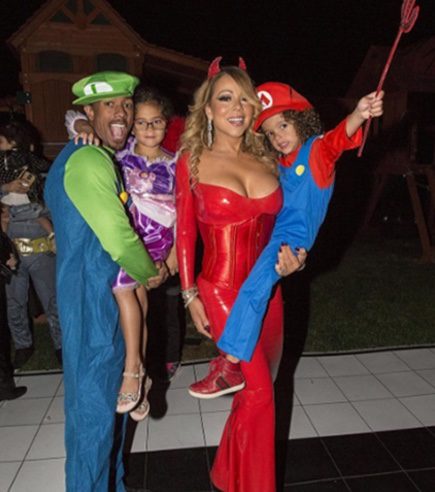 Mariah Carey se disfraza junto a su familia por Halloween 2016