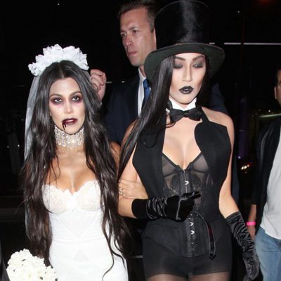 Kourtney Kardashian junto a su amiga disfrazada por Halloween 2016