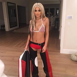 Kylie Jenner se disfraza de Christina Aguilera por Halloween 2016
