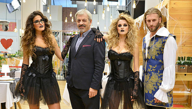 Carlos Sobera y el equipo de 'First Dates' disfrazados por Halloween 2016