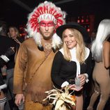 Hilary Duff y Jason Walsh disfrazados por Halloween 2016