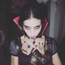 Melissa Jiménez se disfraza por Halloween 2016